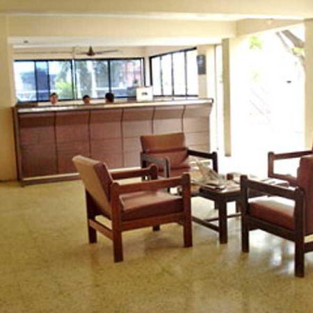 Hotel Meru Пуна Экстерьер фото